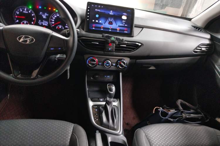 Used Hyundai Celesta 2020 1.6L Automatic GL Enjoyable Edition Audio And AC Panel