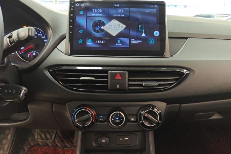 Used Hyundai Celesta 2020 1.6L Automatic GL Enjoyable Edition Audio And AC Panel