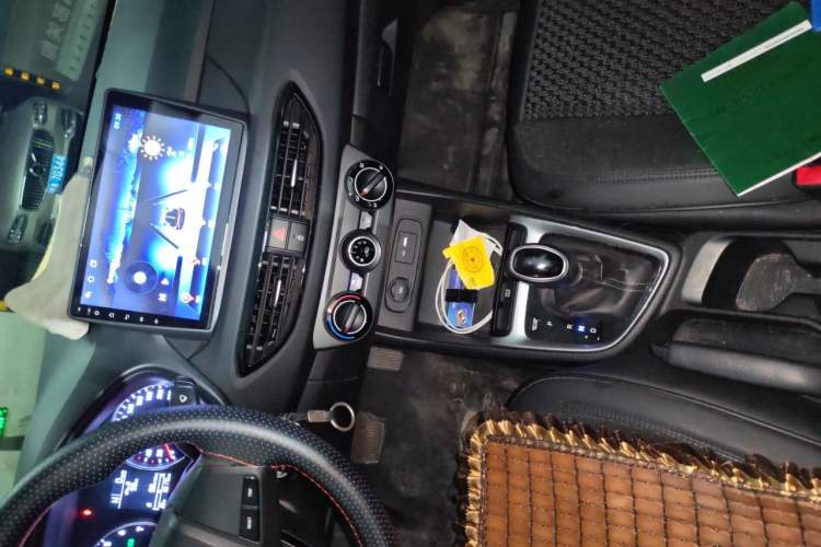 Used Hyundai Celesta 2020 1.6L Automatic GL Enjoyable Edition Audio And AC Panel