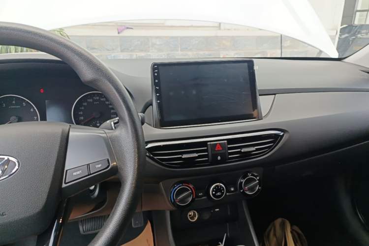Used Hyundai Celesta 2020 1.6L Automatic GL Enjoyable Edition Audio And AC Panel