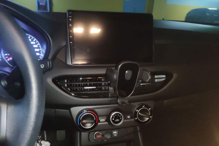 Used Hyundai Celesta 2020 1.6L Automatic GL Enjoyable Edition Audio And AC Panel