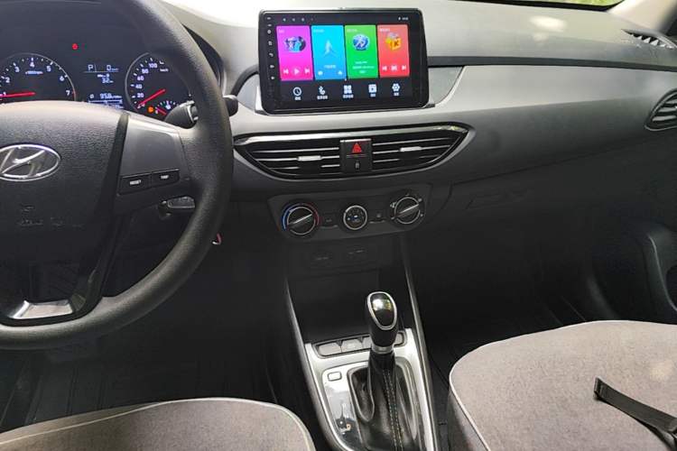 Used Hyundai Celesta 2020 1.6L Automatic GL Enjoyable Edition Audio And AC Panel