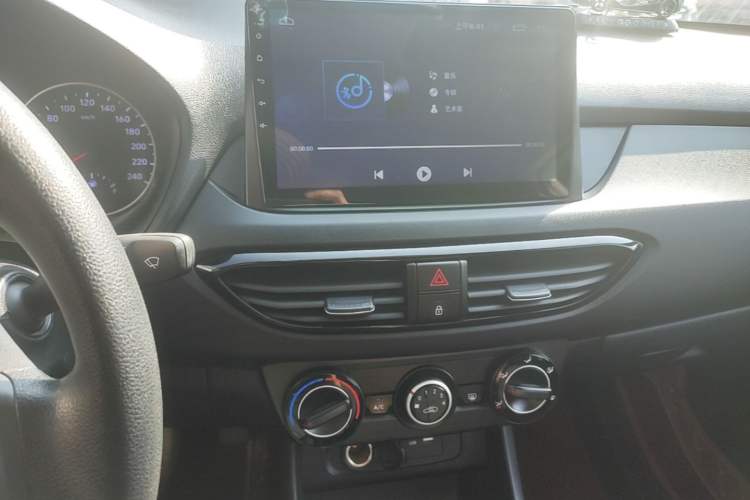 Used Hyundai Celesta 2020 1.6L Automatic GL Enjoyable Edition Audio And AC Panel