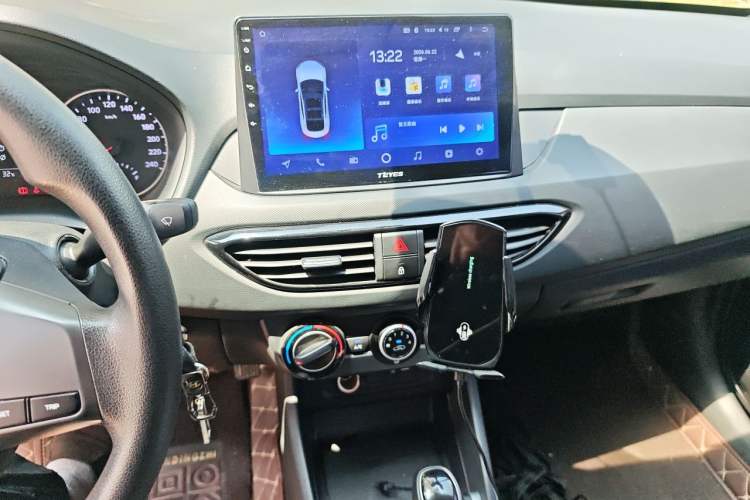 Used Hyundai Celesta 2020 1.6L Automatic GL Enjoyable Edition Audio And AC Panel