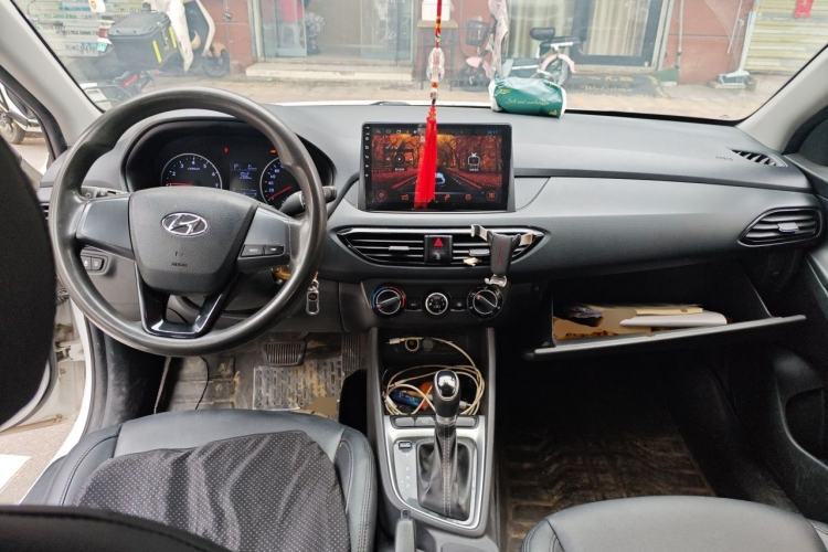 Used Hyundai Celesta 2020 1.6L Automatic GL Enjoyable Edition Center Console