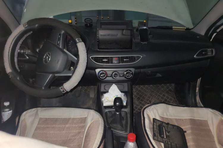 Used Hyundai Celesta 2020 1.6L Manual GLS Value Edition Center Console