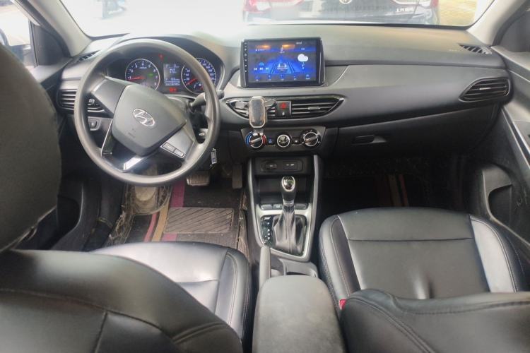 Used Hyundai Celesta 2020 1.6L Automatic GL Enjoyable Edition Center Console