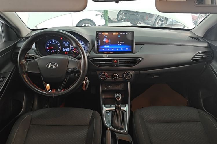 Used Hyundai Celesta 2020 1.6L Automatic GL Enjoyable Edition Center Console