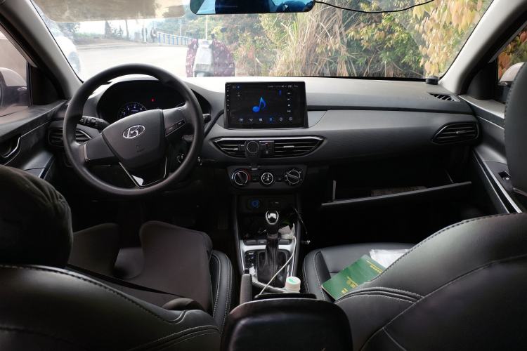 Used Hyundai Celesta 2020 1.6L Automatic GL Enjoyable Edition Center Console