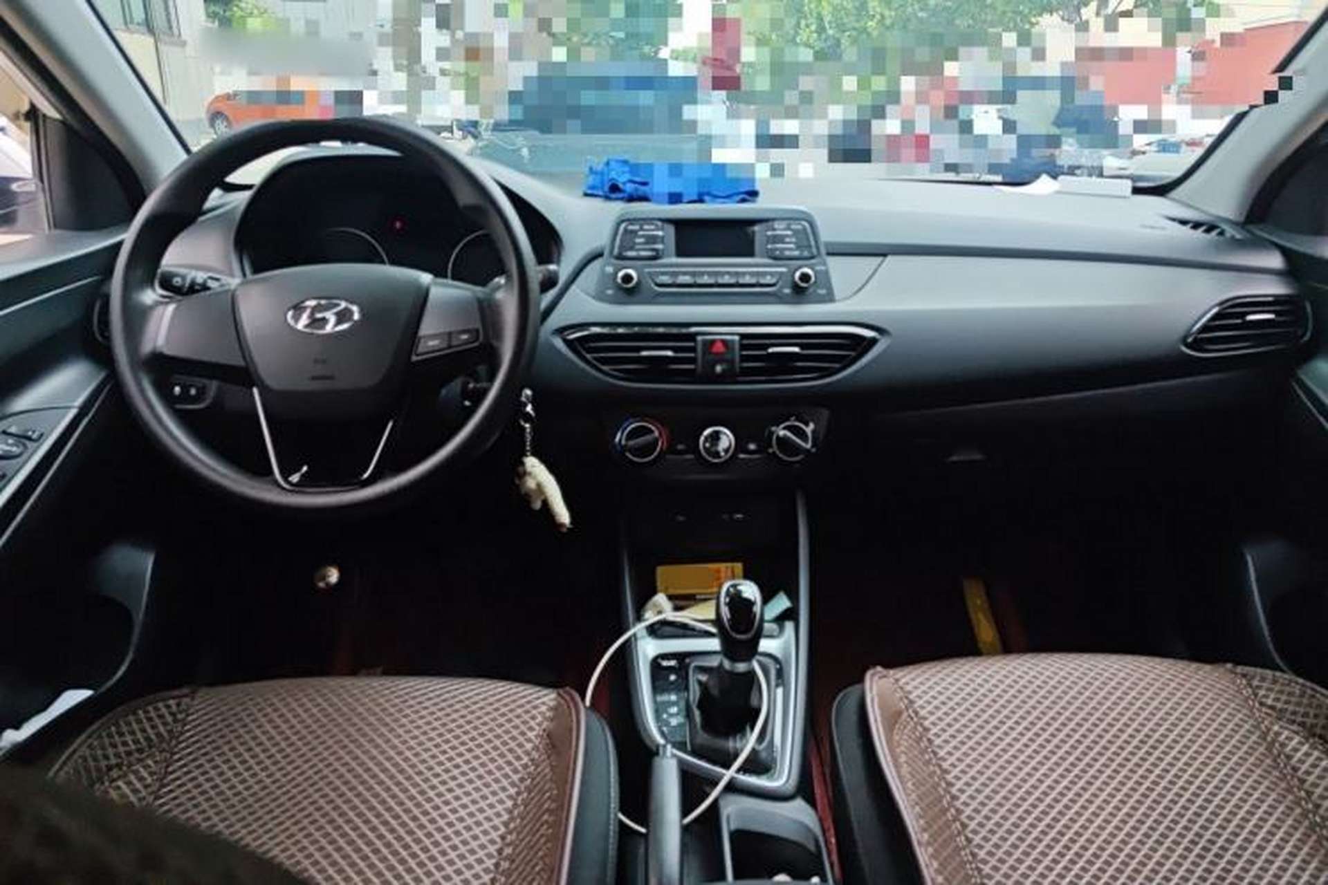 Used Hyundai Celesta 2020 1.6L Automatic GLS Value Edition Center Console