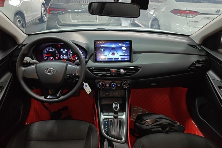 Used Hyundai Celesta 2020 1.6L Automatic GL Enjoyable Edition Center Console