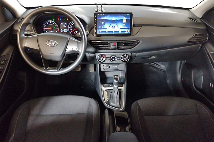 Used Hyundai Celesta 2020 1.6L Automatic GL Enjoyable Edition Center Console