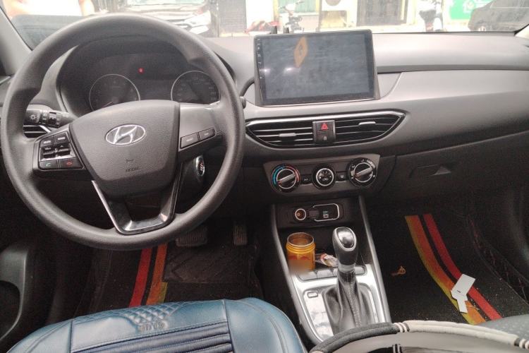 Used Hyundai Celesta 2020 1.6L Automatic GL Enjoyable Edition Center Console