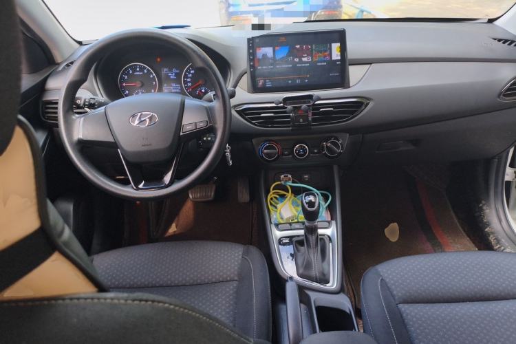 Used Hyundai Celesta 2020 1.6L Automatic GL Enjoyable Edition Center Console