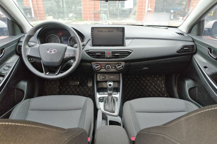 Used Hyundai Celesta 2020 1.6L Automatic GL Enjoyable Edition Center Console