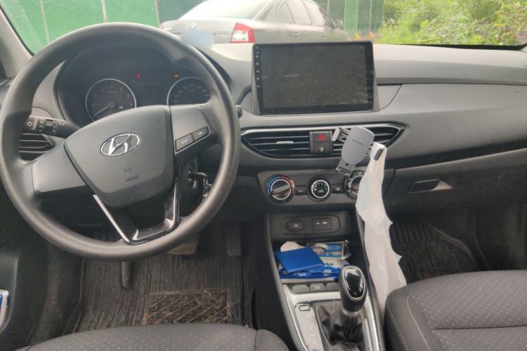 Used Hyundai Celesta 2020 1.6L Automatic GL Enjoyable Edition Center Console