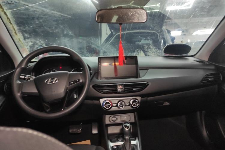 Used Hyundai Celesta 2020 1.6L Automatic GL Enjoyable Edition Center Console