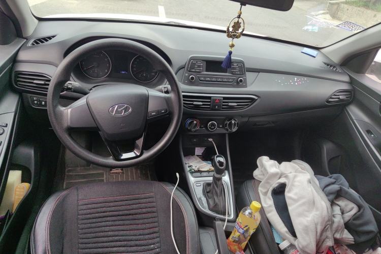 Used Hyundai Celesta 2020 1.6L Automatic GL Enjoyable Edition Center Console