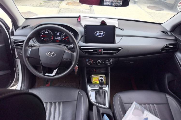 Used Hyundai Celesta 2020 1.6L Automatic GL Enjoyable Edition Center Console