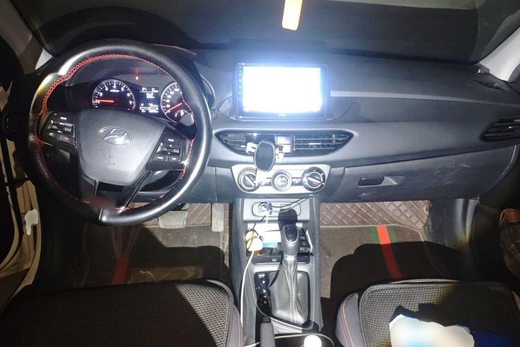 Used Hyundai Celesta 2020 1.6L Automatic GL Enjoyable Edition Center Console