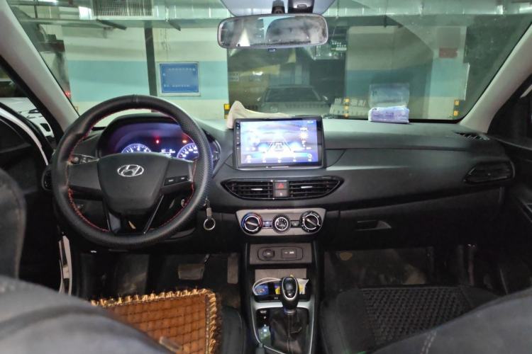 Used Hyundai Celesta 2020 1.6L Automatic GL Enjoyable Edition Center Console