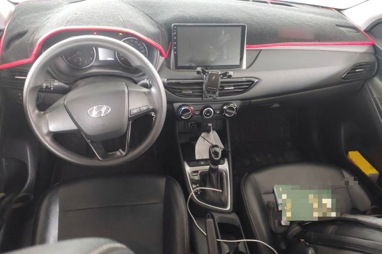 Used Hyundai Celesta 2020 1.6L Automatic GL Enjoyable Edition Center Console