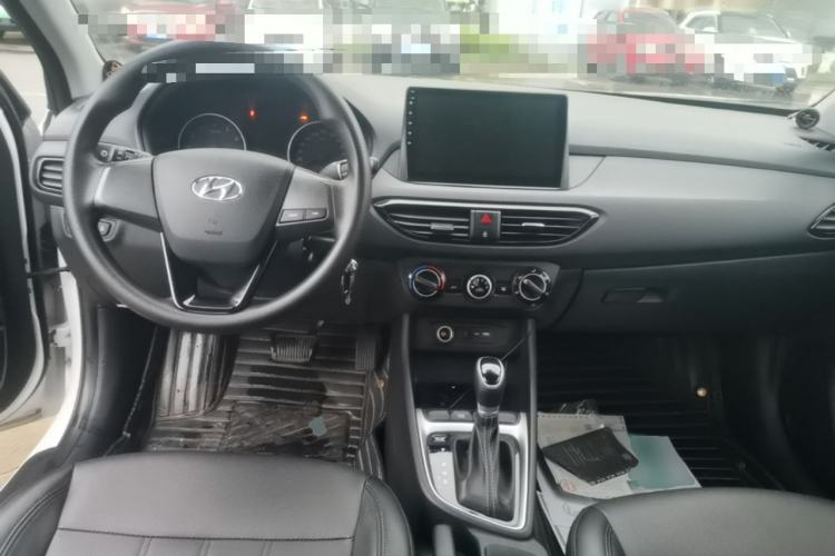 Used Hyundai Celesta 2020 1.6L Automatic GL Enjoyable Edition Center Console