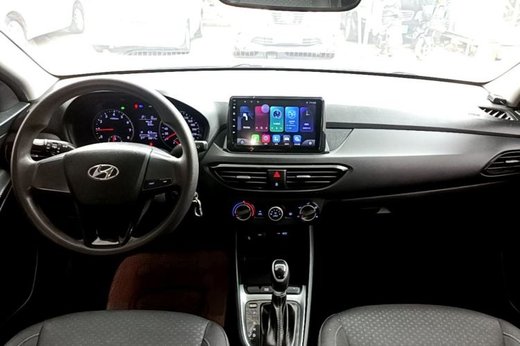Used Hyundai Celesta 2020 1.6L Automatic GL Enjoyable Edition Center Console