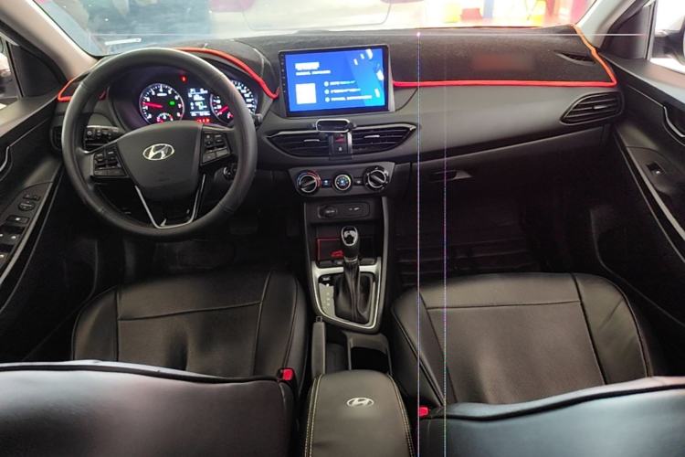 Used Hyundai Celesta 2020 1.6L Automatic GL Enjoyable Edition Center Console