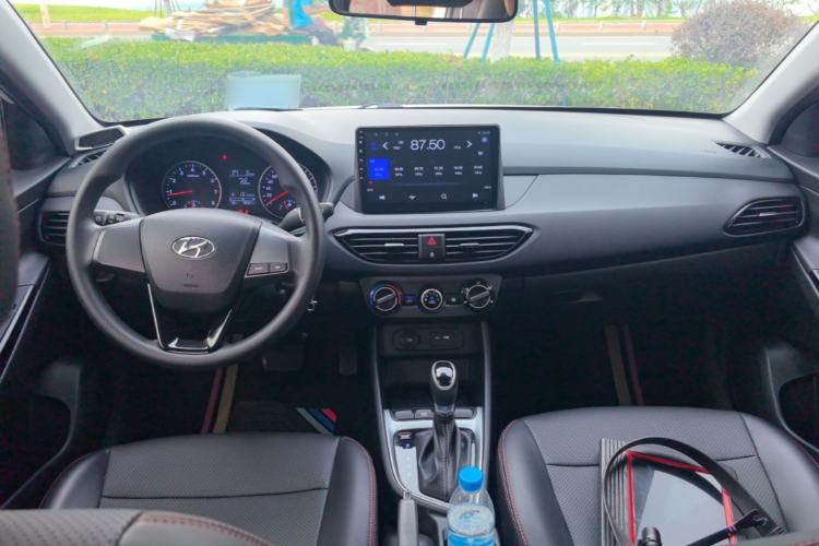 Used Hyundai Celesta 2020 1.6L Automatic GL Enjoyable Edition Center Console