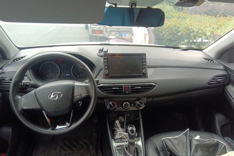 Used Hyundai Celesta 2020 1.6L Automatic GL Enjoyable Edition Center Console