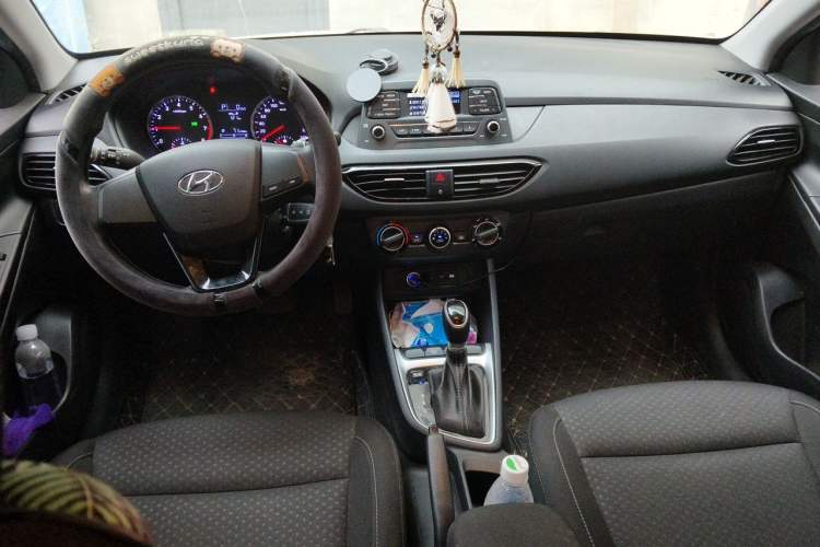 Used Hyundai Celesta 2020 1.6L Automatic GL Enjoyable Edition Center Console