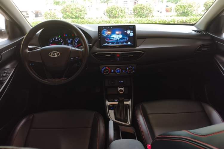 Used Hyundai Celesta 2020 1.6L Automatic GL Enjoyable Edition Center Console