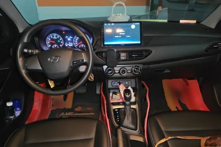 Used Hyundai Celesta 2020 1.6L Automatic GL Enjoyable Edition Center Console