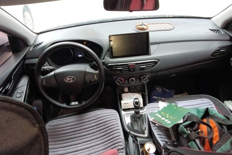 Used Hyundai Celesta 2020 1.6L Automatic GL Enjoyable Edition Center Console