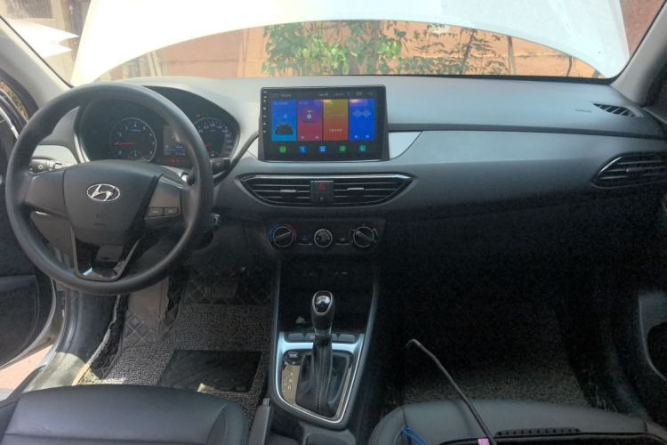 Used Hyundai Celesta 2020 1.6L Automatic GL Enjoyable Edition Center Console