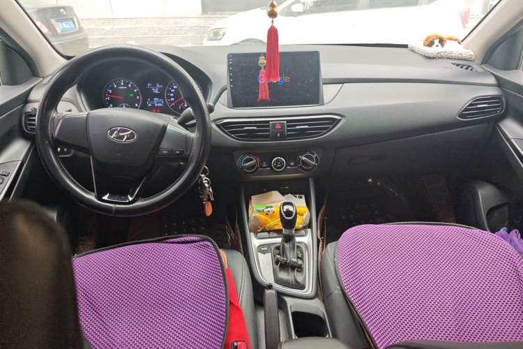 Used Hyundai Celesta 2020 1.6L Automatic GL Enjoyable Edition Center Console