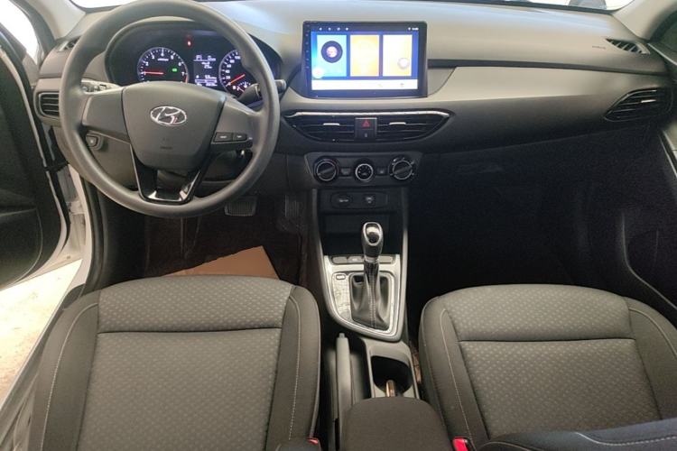 Used Hyundai Celesta 2020 1.6L Automatic GL Enjoyable Edition Center Console