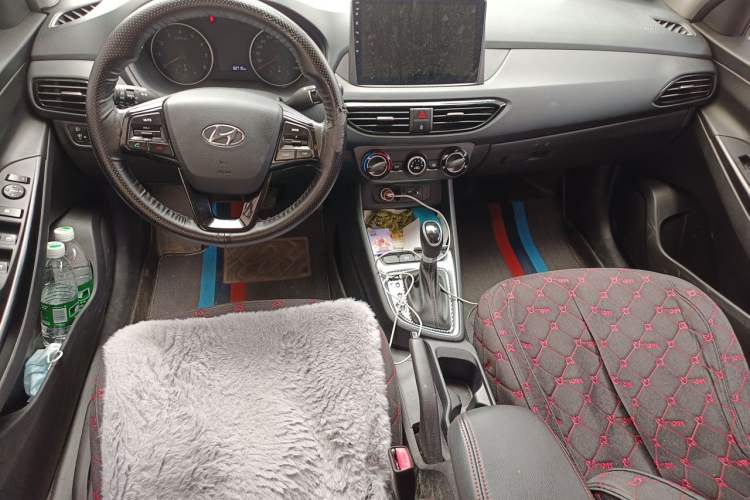 Used Hyundai Celesta 2020 1.6L Automatic GL Enjoyable Edition Center Console