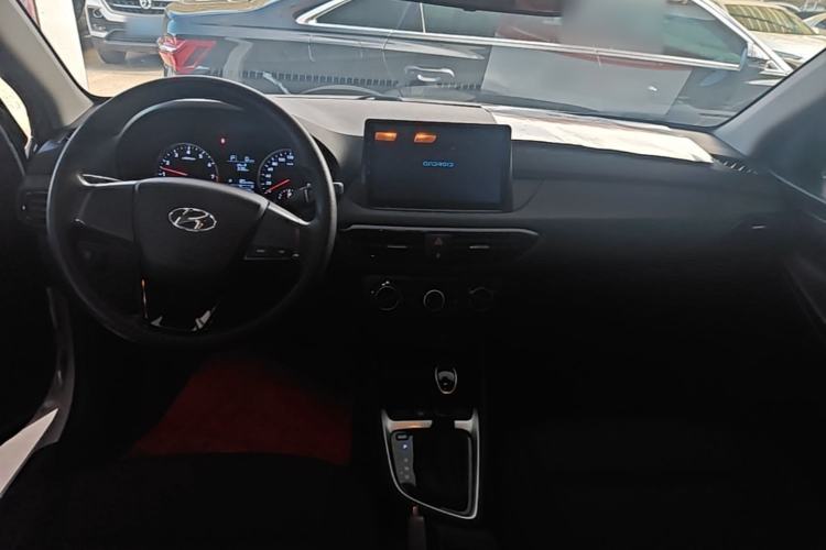 Used Hyundai Celesta 2020 1.6L Automatic GL Enjoyable Edition Center Console