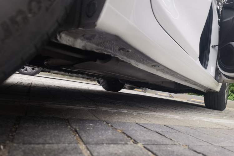 Used Hyundai Celesta  Chassis Rear Right