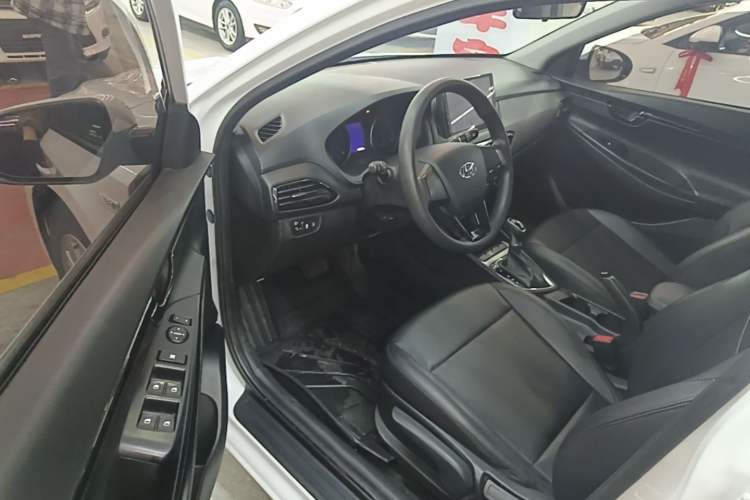 Used Hyundai Celesta 2020 1.6L Automatic GL Enjoyable Edition Driver Seat