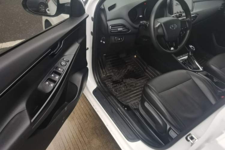 Used Hyundai Celesta 2020 1.6L Automatic GL Enjoyable Edition Driver Seat