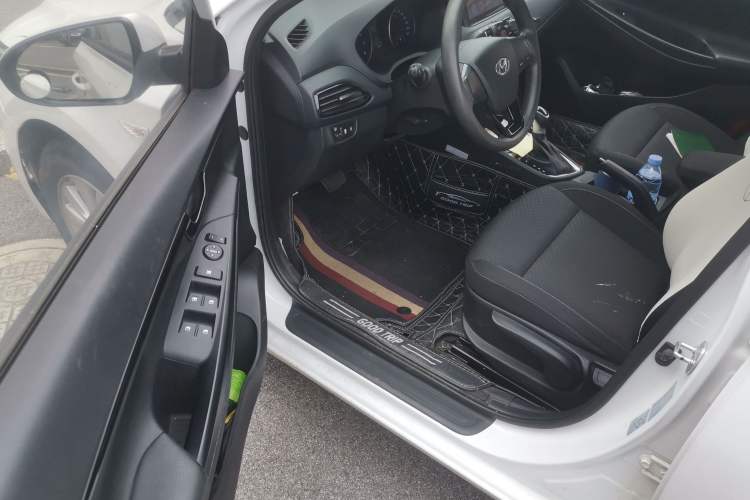 Used Hyundai Celesta 2020 1.6L Automatic GL Enjoyable Edition Driver Seat