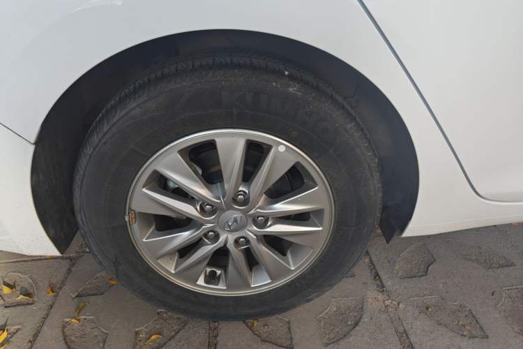 Used Hyundai Celesta 2020 1.6L Automatic GL Enjoyable Edition Exterior 8