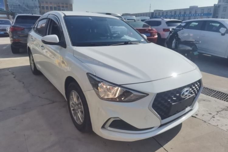 Used Hyundai Celesta 2020 1.6L Automatic GL Enjoyable Edition Front Right 45 Deg