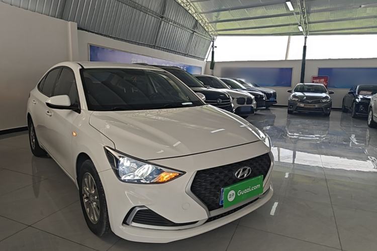 Used Hyundai Celesta 2020 1.6L Automatic GL Enjoyable Edition Front Right 45 Deg