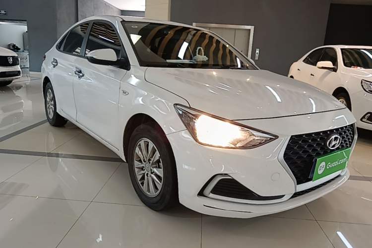 Used Hyundai Celesta 2020 1.6L Automatic GL Enjoyable Edition Front Right 45 Deg