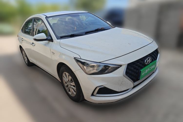 Used Hyundai Celesta 2020 1.6L Automatic GL Enjoyable Edition Front Right 45 Deg