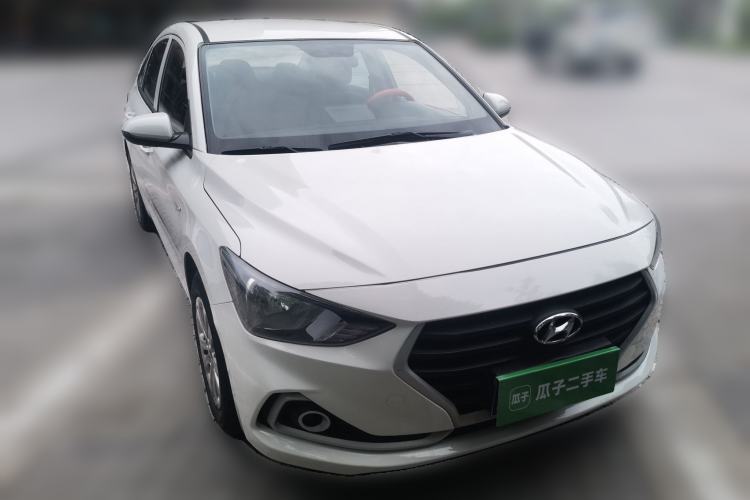 Used Hyundai Celesta  Front Right 45 Deg